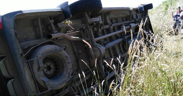 Yolcu minibüsü devrildi: 9 kişi yaralı