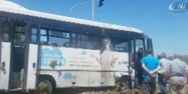 Yolcu minibüsü kamyonla çarpıştı: Yaralılar var