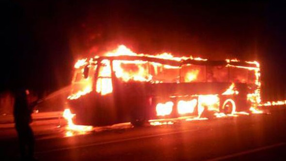 Yolcu otobüsü alev alev yandı!
