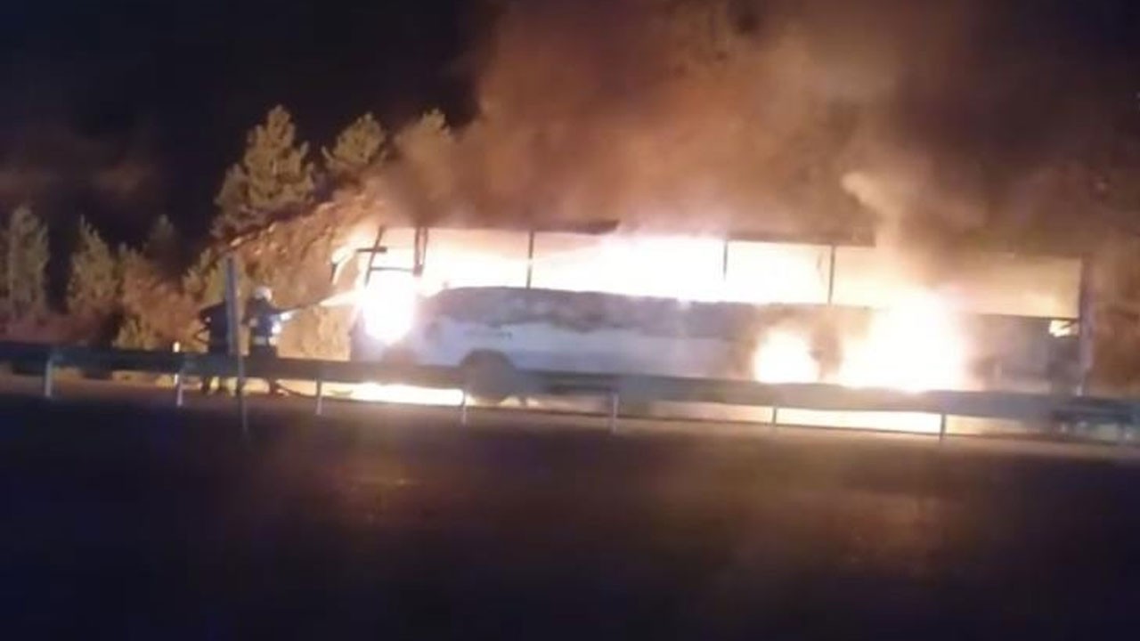 Yolcu otobüsü alevlere teslim oldu