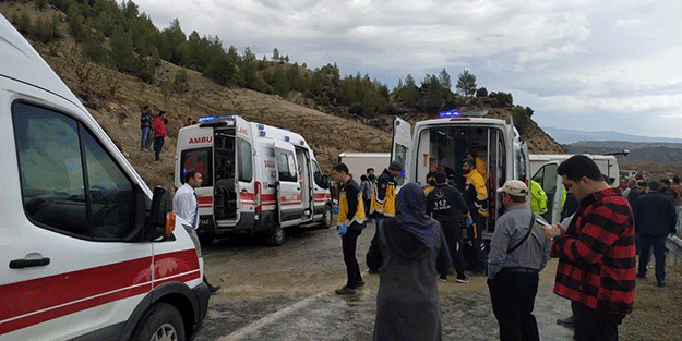 Yolcu otobüsü devrildi! Çok sayıda yaralı var