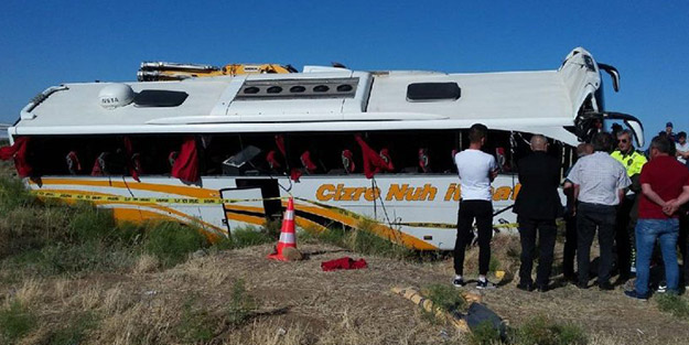 Yolcu otobüsü şarampole devrildi! 41 yaralı