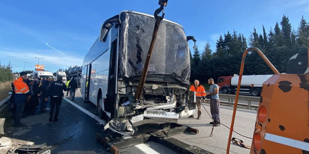 Yolcu otobüsü tırla çarpıştı: Yaralılar var