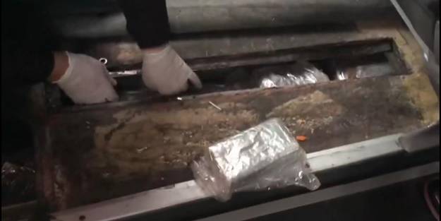 Yolcu otobüsünde 98 kilo uyuşturucu ele geçirildi