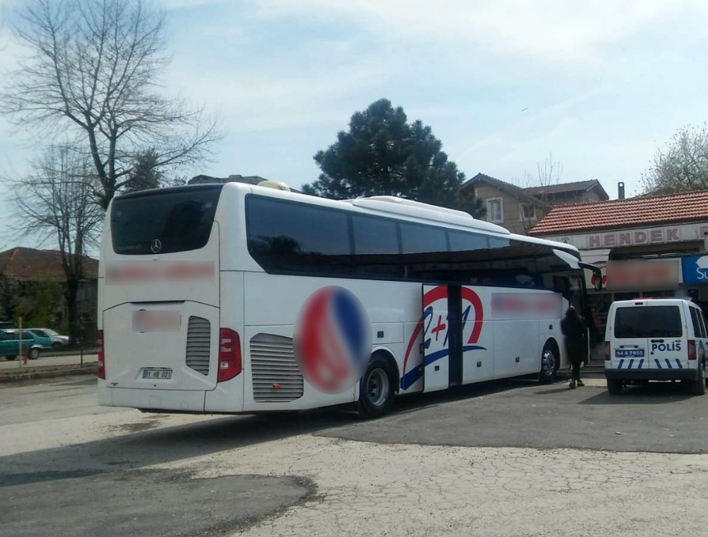 Yolcu otobüsünde fenalaşan 72 yaşındaki kadın panik yaşattı 