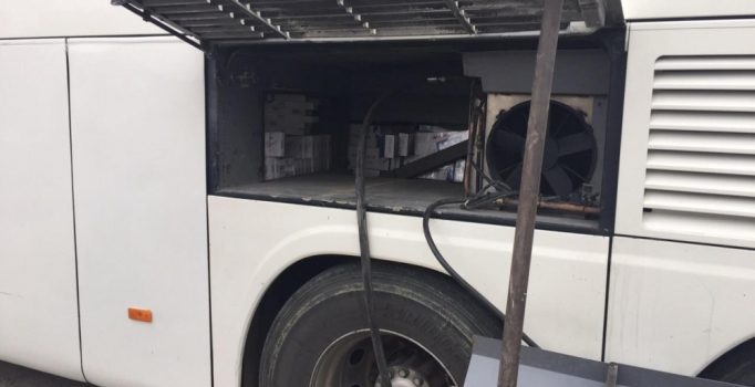 Yolcu otobüsünden 26 bin paket kaçak sigara çıktı
