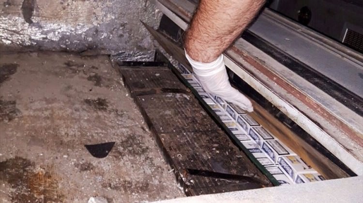 Yolcu otobüsünden 910 paket kaçak sigara yakalandı