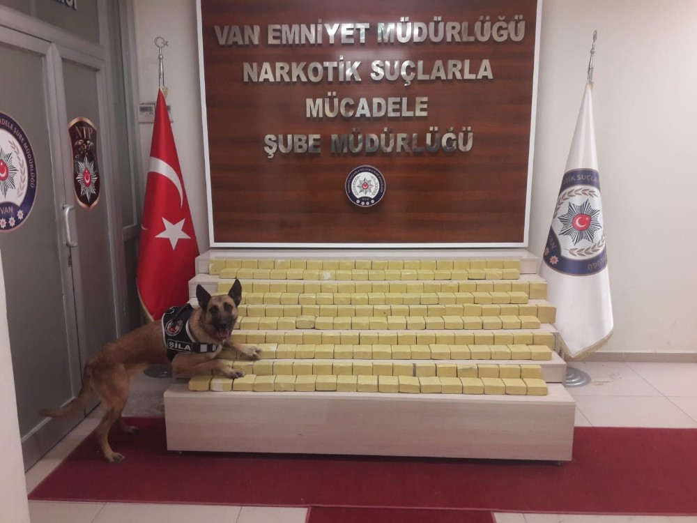 Yolcu otobüsünün bagajında 91 kilo 915 gram eroin ele geçirildi 