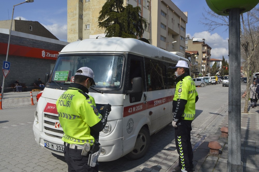 Yolcu taşıyan araçlar polis denetiminden geçiyor 