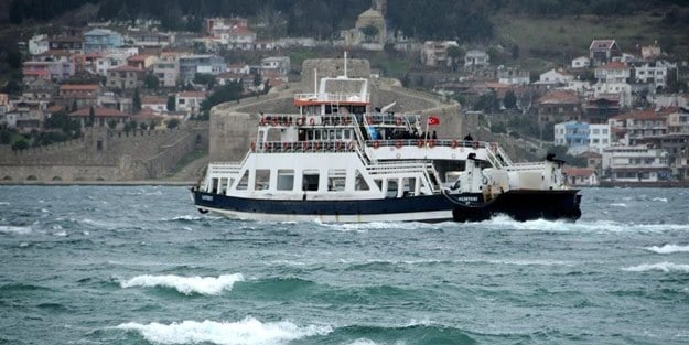 Yolcu teknesinde korkutan yangın!