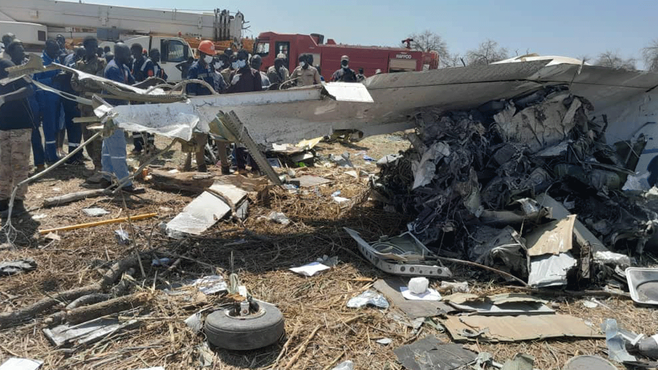 Yolcu uçağı düştü!