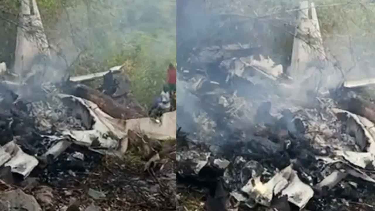 Yolcu uçağı düştü: Kazada kurtulan olmadı