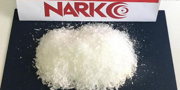 Yolcunun beline sardığı kuşaktan uyuşturucu çıktı