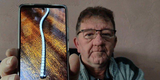 Yolda bulduğu 2 milyonluk pırlanta kolyeyi sahibine teslim etti! Aldığı tepki 