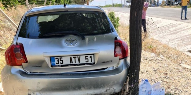 Yoldan çıkan araç ağaca çarptı: Yaralılar var