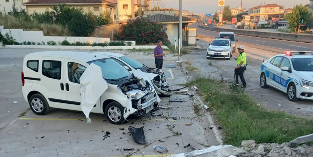 Yoldan çıkan kamyon 2 sıfır aracı pert etti