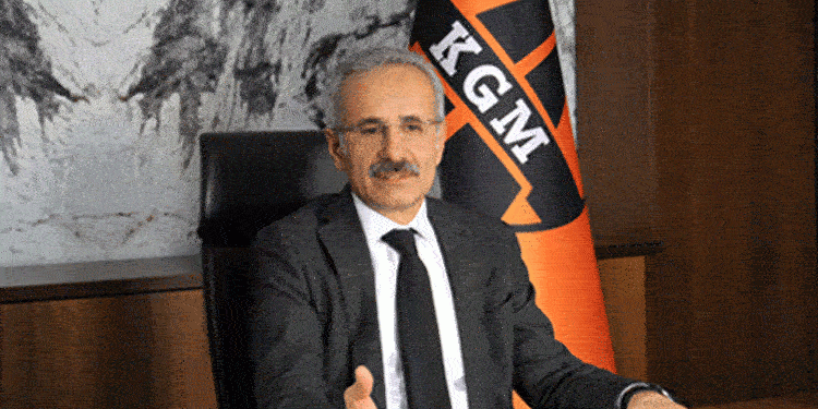 Yollar 15 bin kilometre fiber optik ağla “akıllanacak”