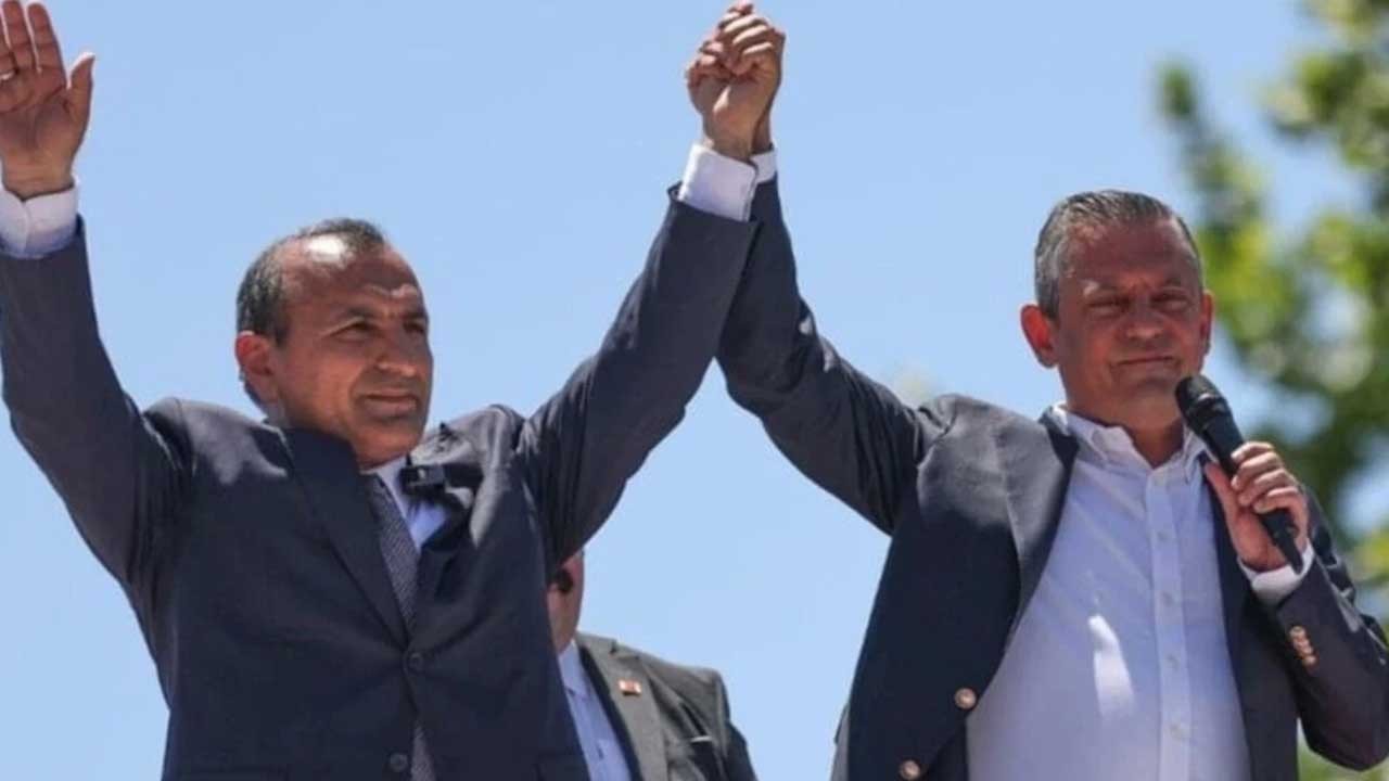 Yolsuzluğu eleştirenleri bir bir kovuyorlar! CHP o başkanı ihraç etti