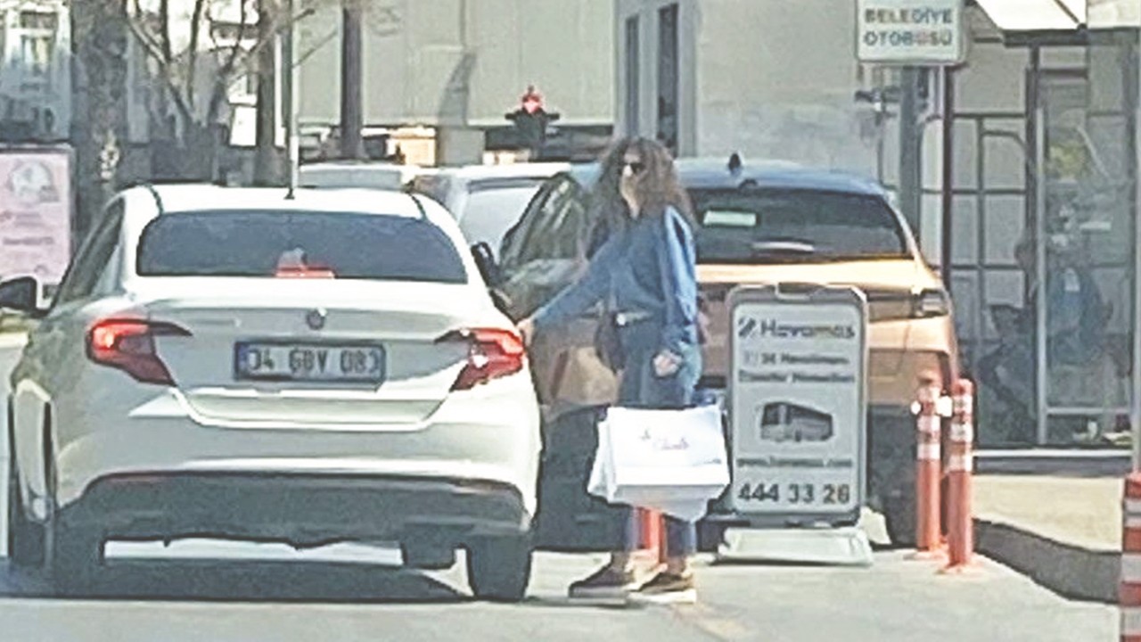 Yolsuzluk operasyonlarına rağmen bildiklerini okuyorlar! Bu CHP'liler akıllanmaz!