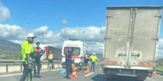 Yolun karşısına geçmek isterken canından oldu