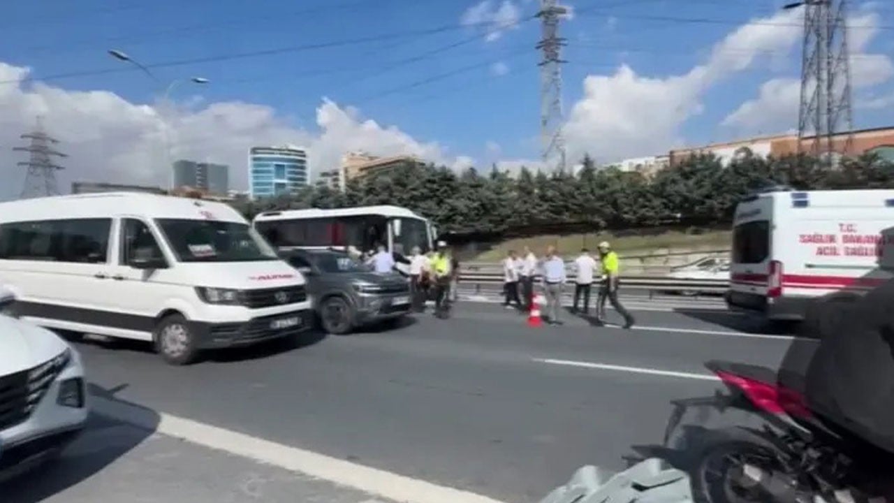 Yolun karşısına geçmek isterken minibüs çarptı! Hastanede hayatını kaybetti
