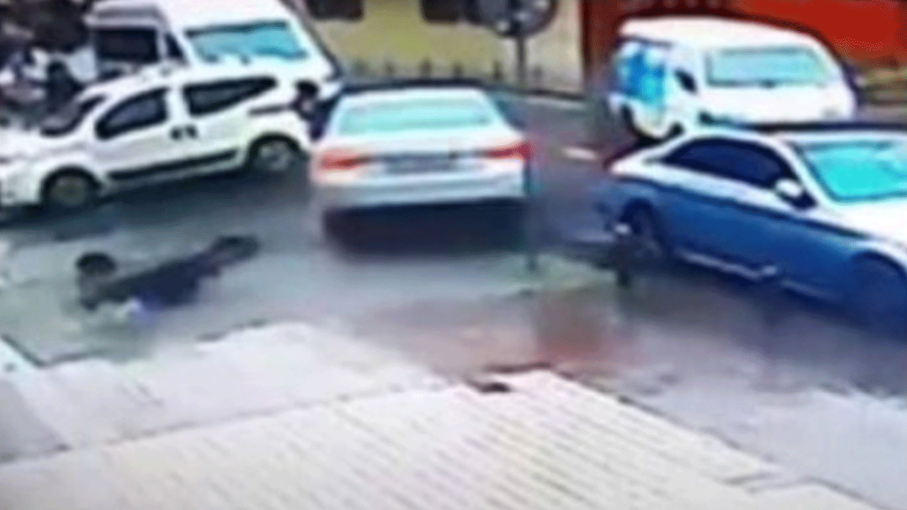 Yolun karşısına geçmeye çalışan kadın hayatını kaybetti!