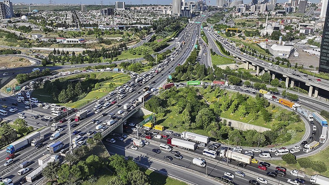Yolun sonu bayram olsun! Bakan Yerlikaya’dan trafik uyarısı