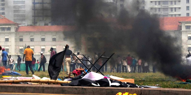 Yönetim karşıtı protestolar durdurulamıyor: Milletvekilini Öldürdüler!