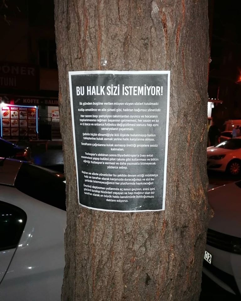 Yönetime afişli ve ilanlı tepki 