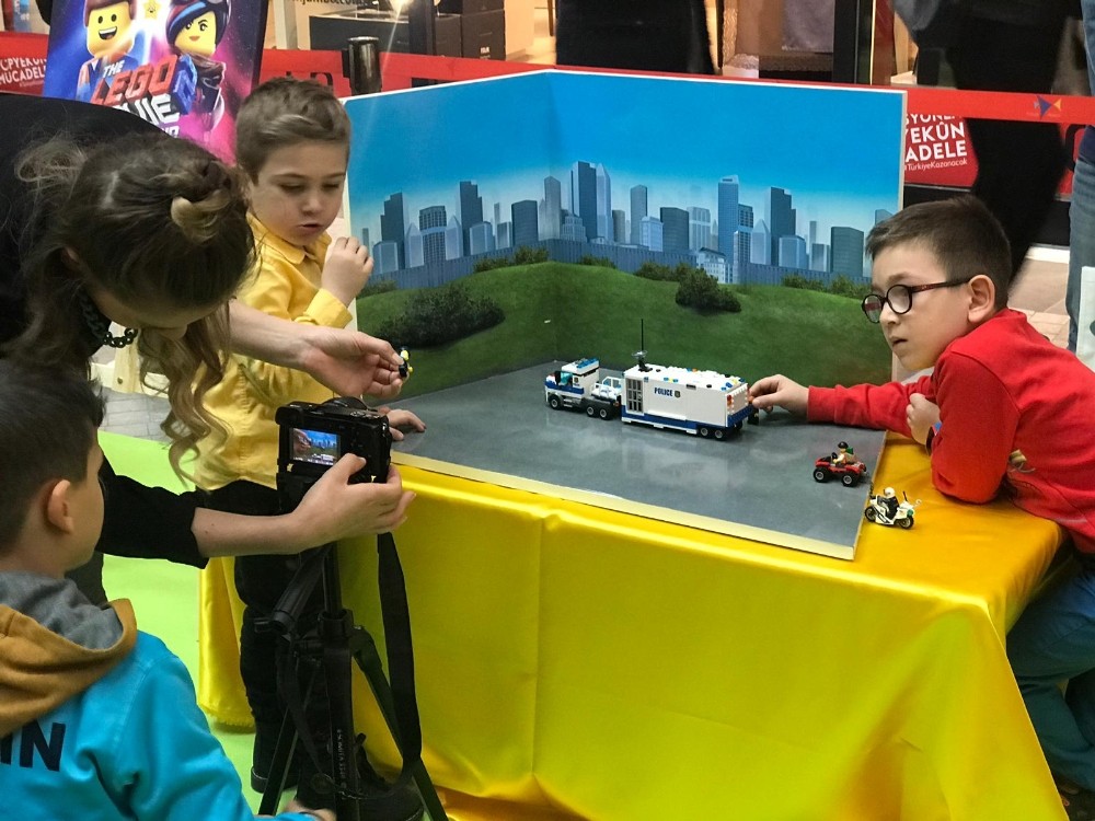 Yönetmen koltuğuna çocuklar geçti 