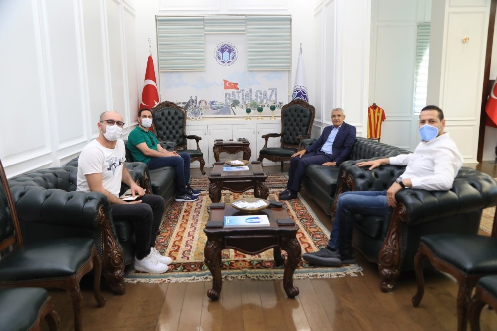Yönetmeni Çetin, Güder’i ziyaret etti 