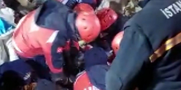 Yorgan yüklüğü hayatını kurtardı! Genç kadın 105 saat sonra enkazdan çıkarıldı