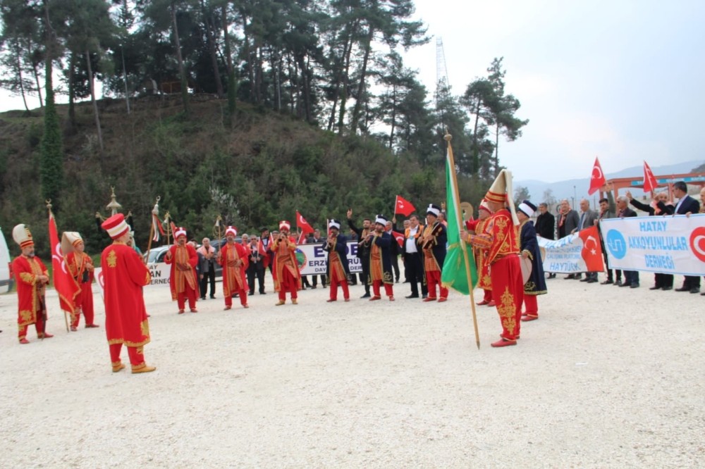 Yörük dernekleri Yayladağı sınır kapısında Mehmetçiğe destek verdi 