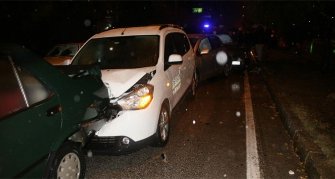 12 araç birbirine girdi