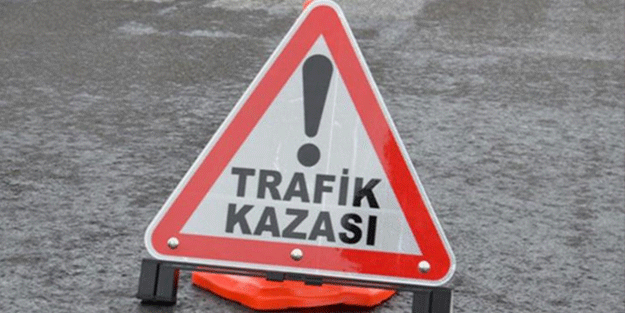 Yozgat'ta araba direğe çarptı! Yaralılar var