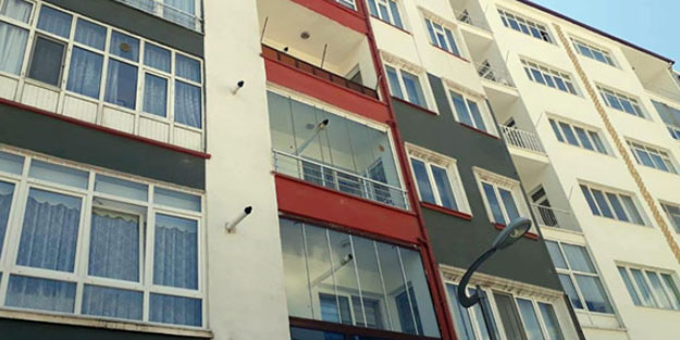 Yozgat'ta dikkat çeken apartman! Milletvekilliğinin yolu buradan geçiyor