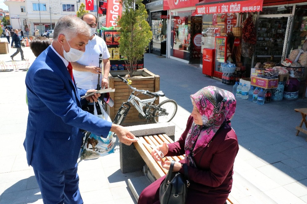 Yozgat’ta gönüllüler, korona virüse karşı halkı bilinçlendirdi 
