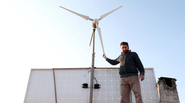 Yozgat’ta güneş ve rüzgarla kendi elektriğini kendisi üretiyor