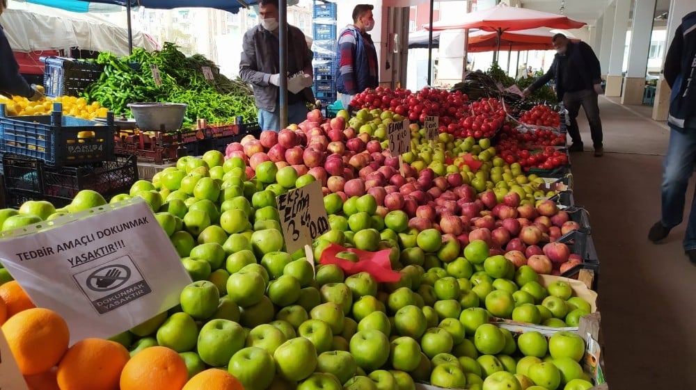 Yozgat’ta pazar yerlerinde korona virüs tedbirlerir 