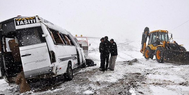 Yozgat'ta servis aracı kaza yaptı