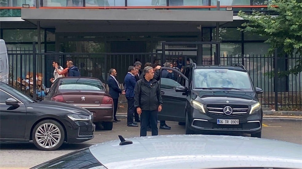 YP için bina bakmaya CHP’nin aracıyla gitti! Makamı bıraktı ama araçtan vazgeçemedi