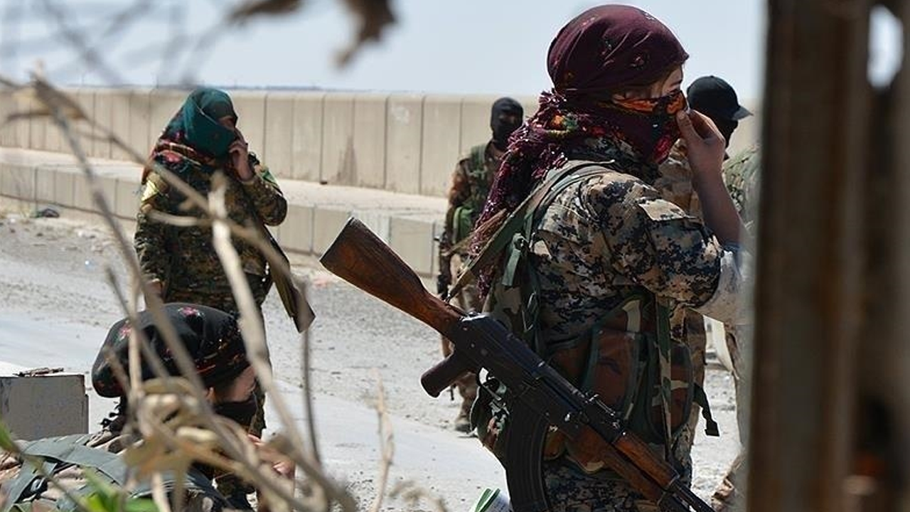 YPG'den Kürt sivillere silah zoruyla engel!