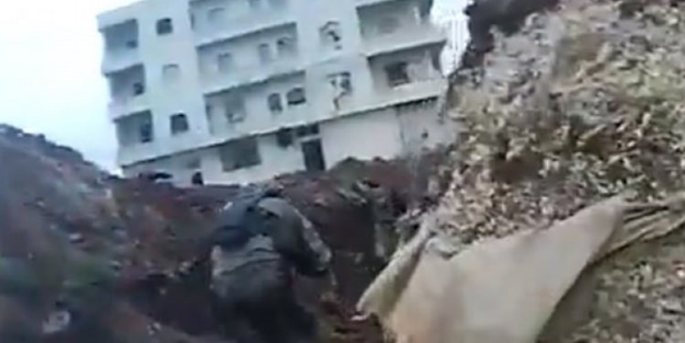 YPG'li keskin nişancının vurulma anı!