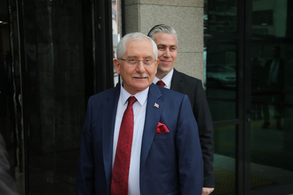 YSK Başkanı Sadi Güven basın mensuplarıyla son çayını içti 