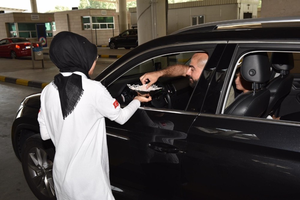 YTB’den gurbetçilere sınırda karşılama 