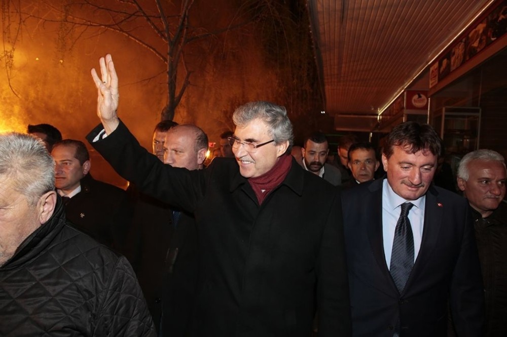 Yüce, Ferizli’de mitinge katıldı 