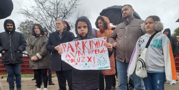 Yuh artık: CHP'li belediye çocuk parkına market inşa ediyor!