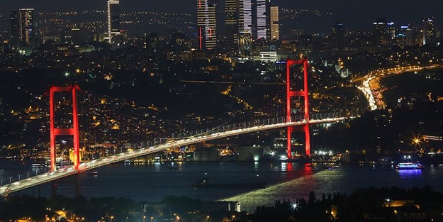 Yük gemisi İstanbul Boğazı'nda arıza yaptı