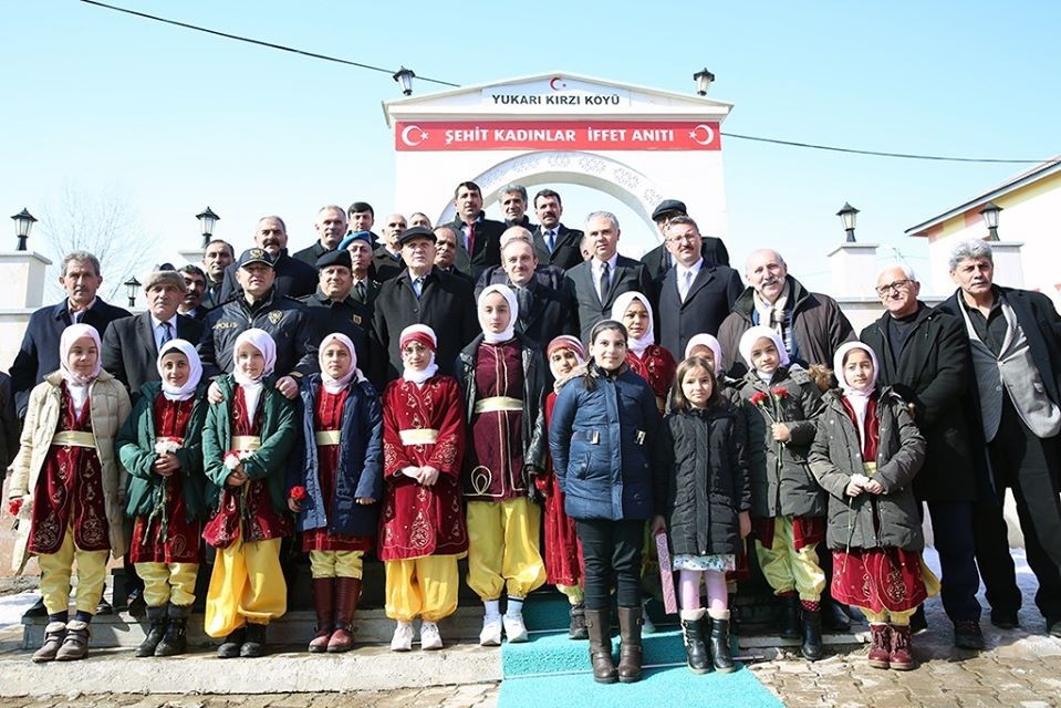 Yukarı Kırzılı şehit kadınlar İffet Anıtı’nda anıldı 