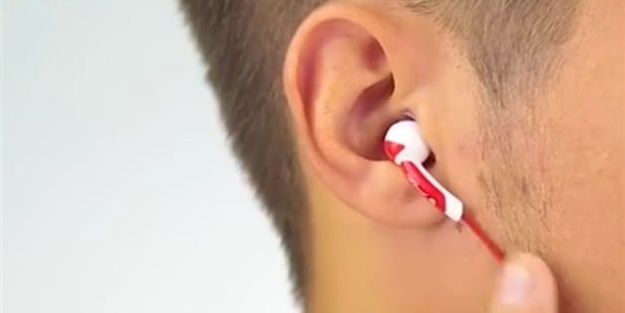 Yüksek sesli ve uzun süreli kulaklık kullanımı işitme kaybına neden olabilir